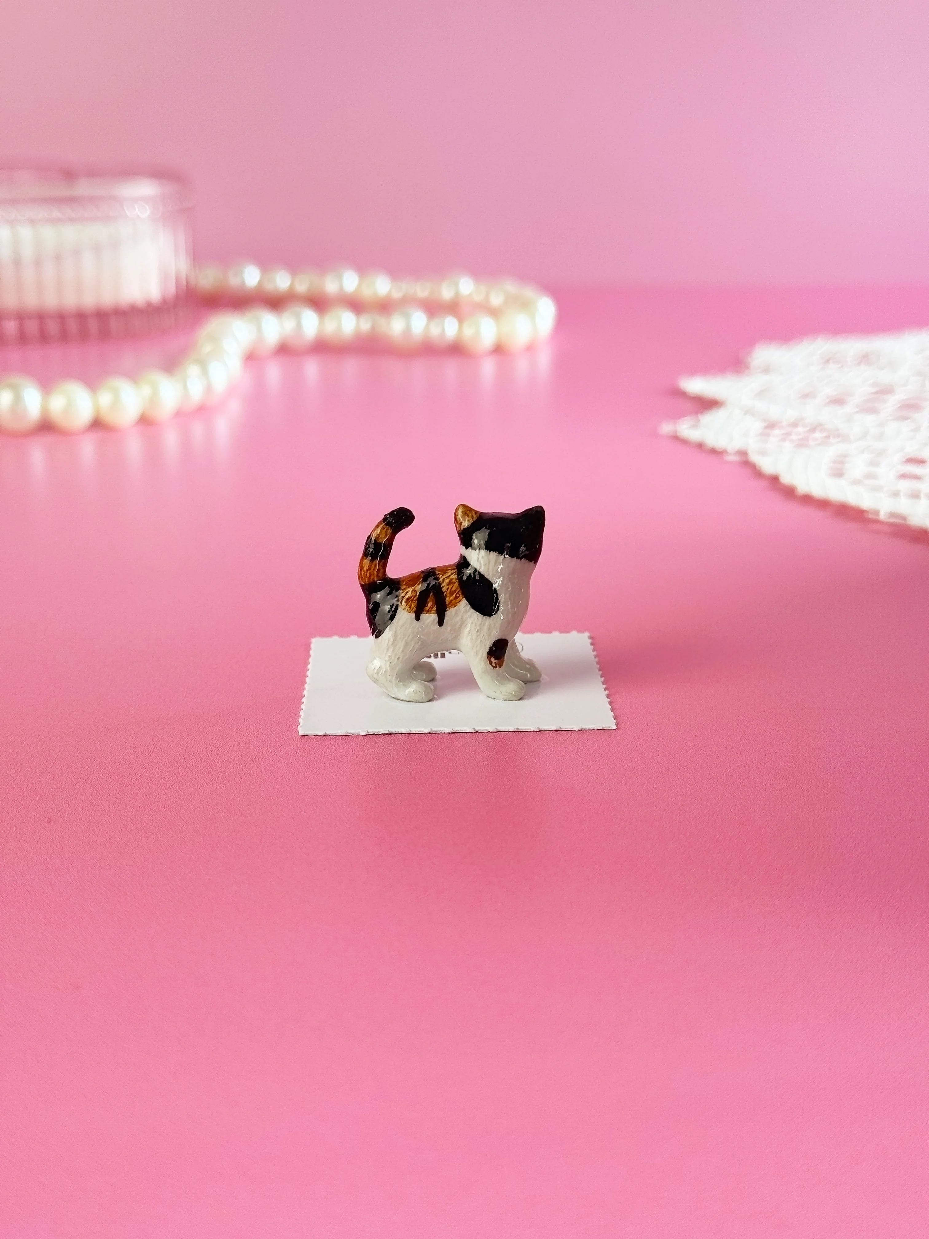 Calico Kitten Mini Porcelain Figurine - Image 3