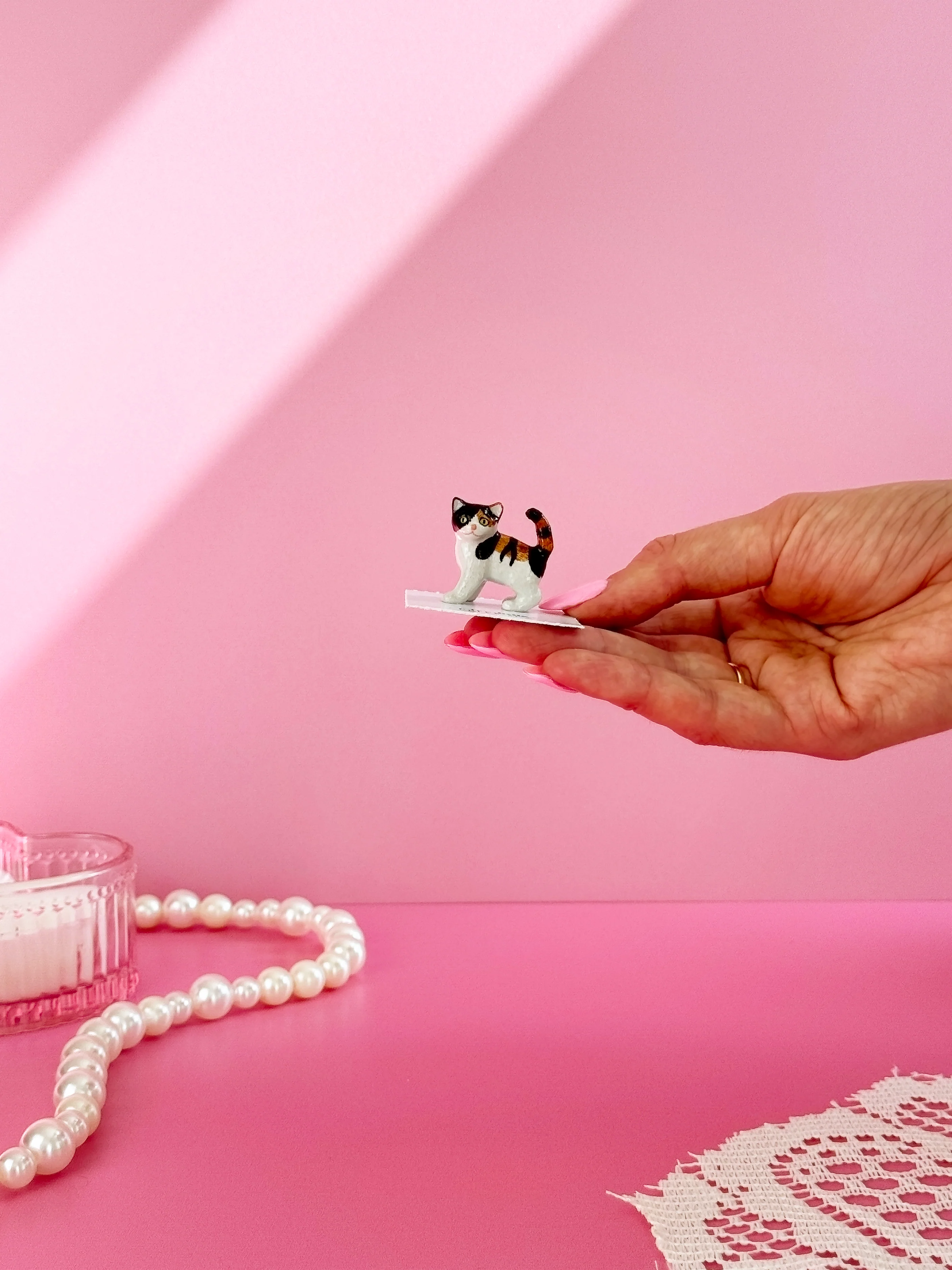 Calico Kitten Mini Porcelain Figurine - Image 4