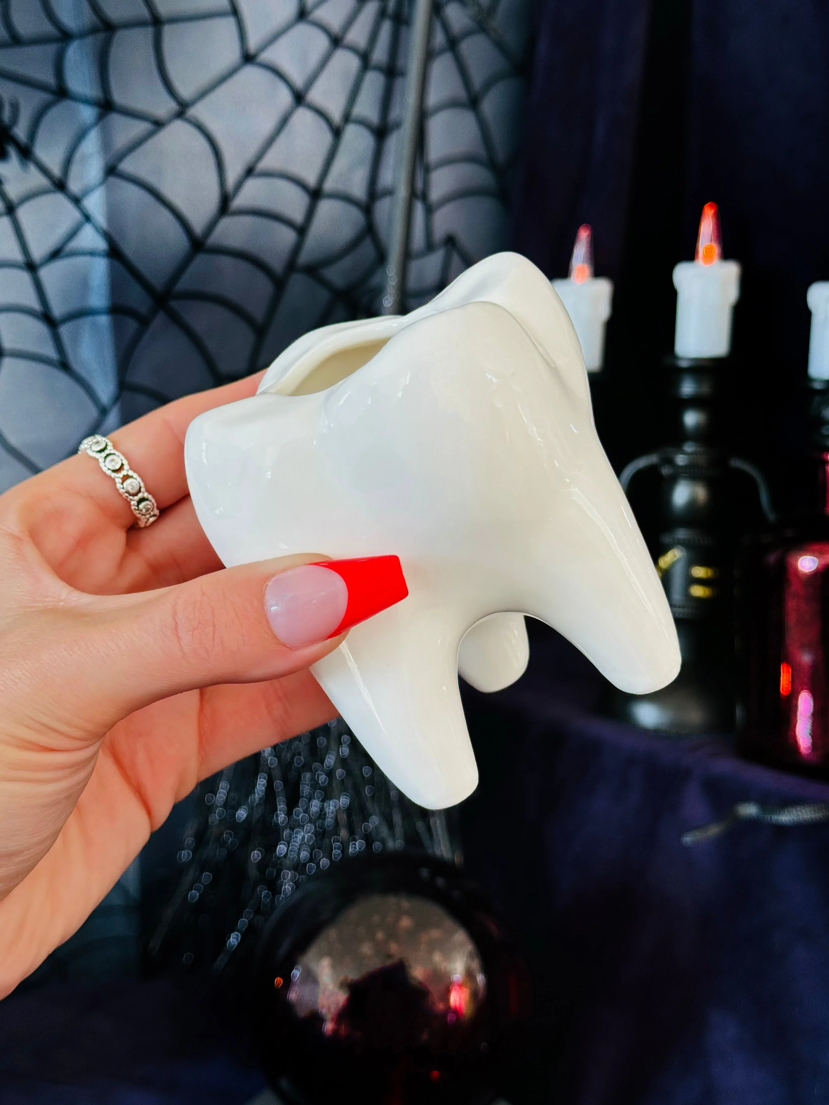 Tooth Ash Tray - Image 4